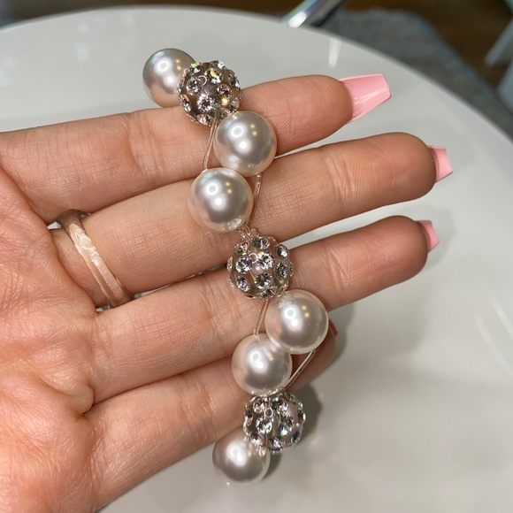 Women’s Pearl stretch bracelet with Swarovski crystals ball bracelet for wedding - Picture 3 of 13